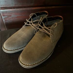 Kenneth Cole Reaction - Suede Chukka Boots — Size 11